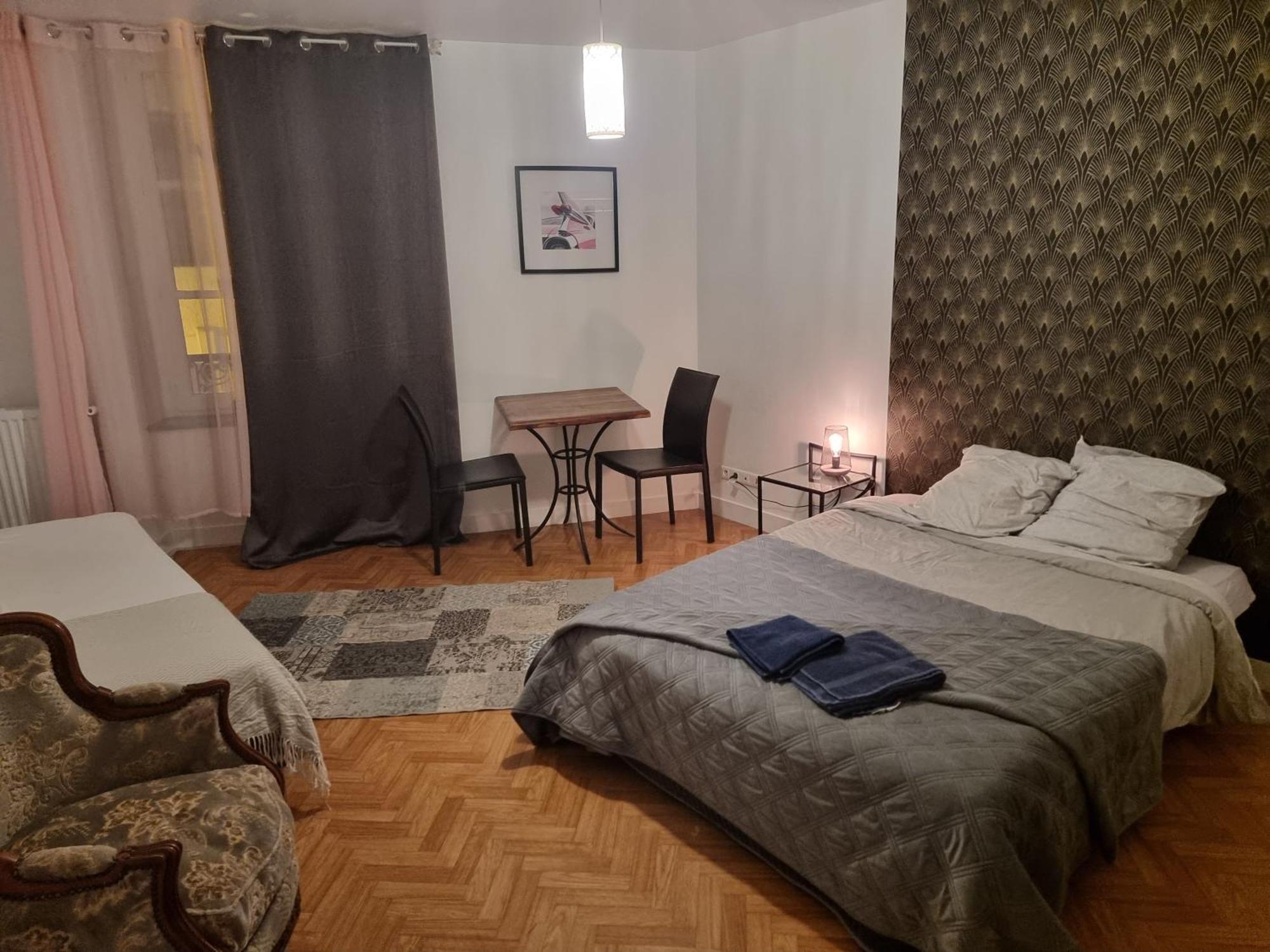 Gite Pour Professionnels En Deplacement - Centre Ville - Parking Gratuit Bellac Εξωτερικό φωτογραφία